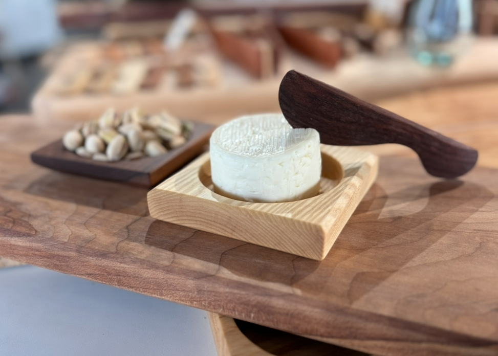 Small walnut spreader