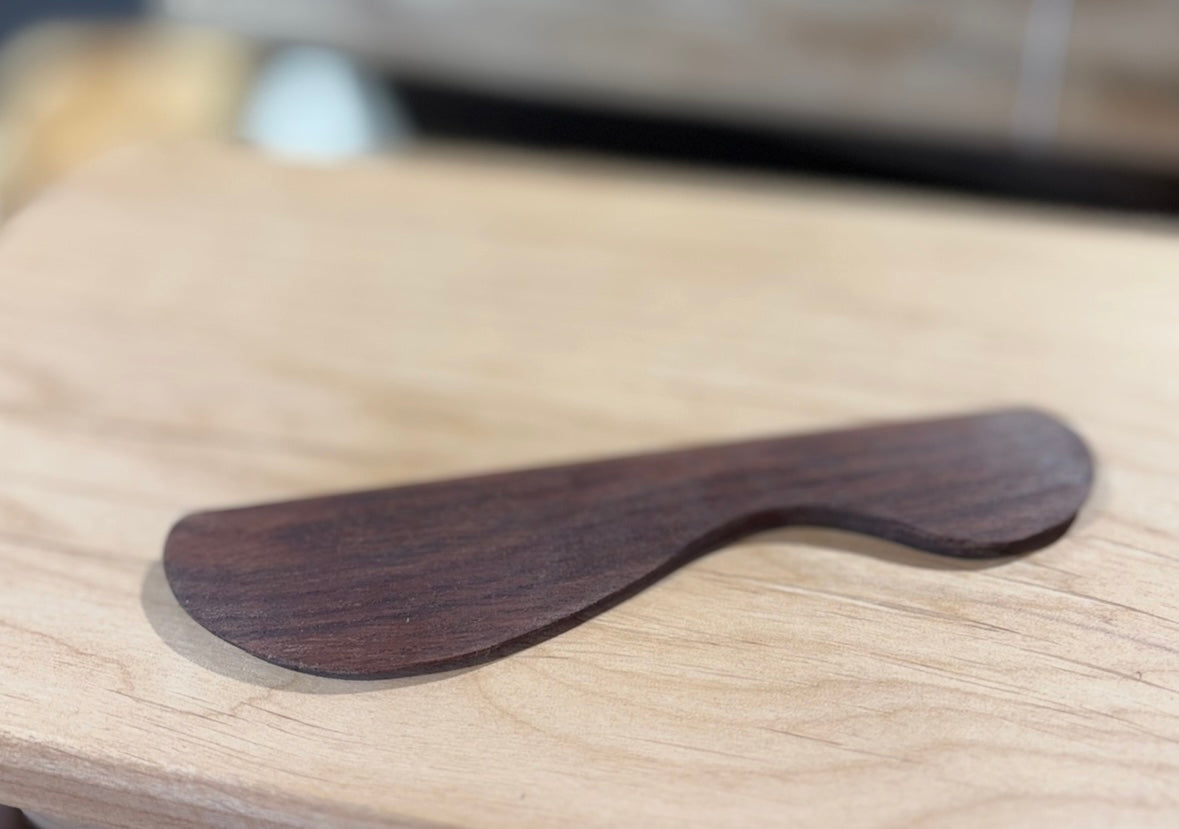 Small walnut spreader