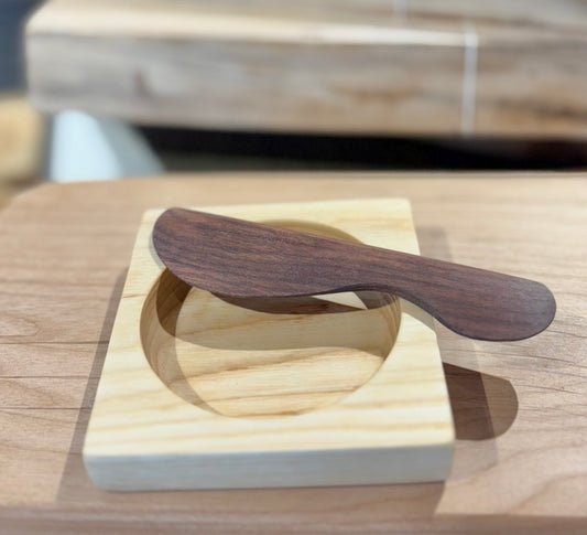 Small walnut spreader